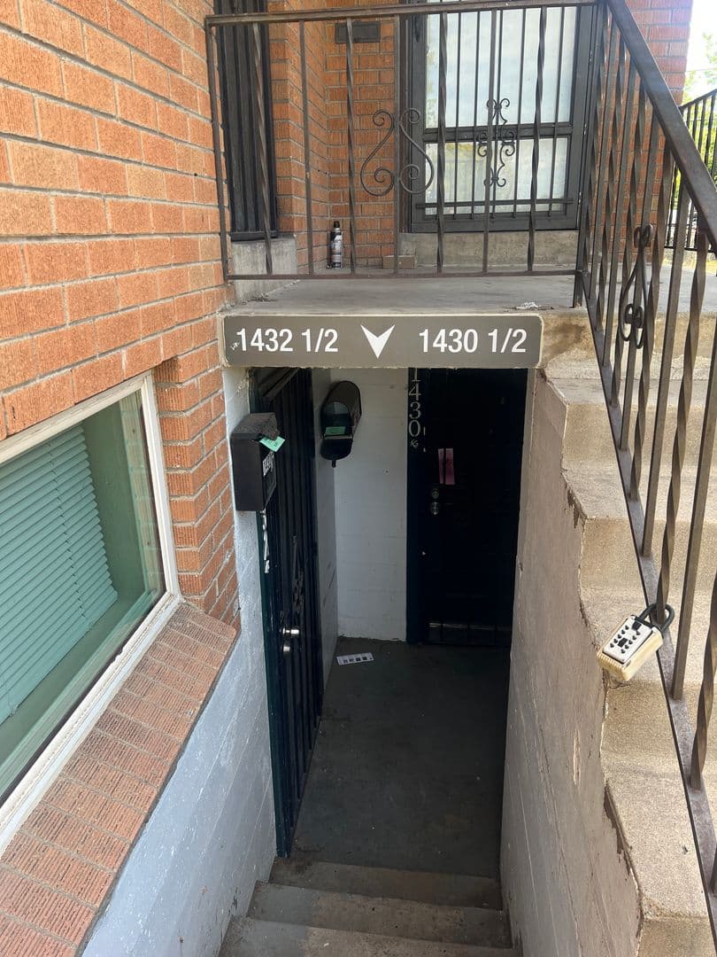 Aurora Apartment: 1430 Boston Street