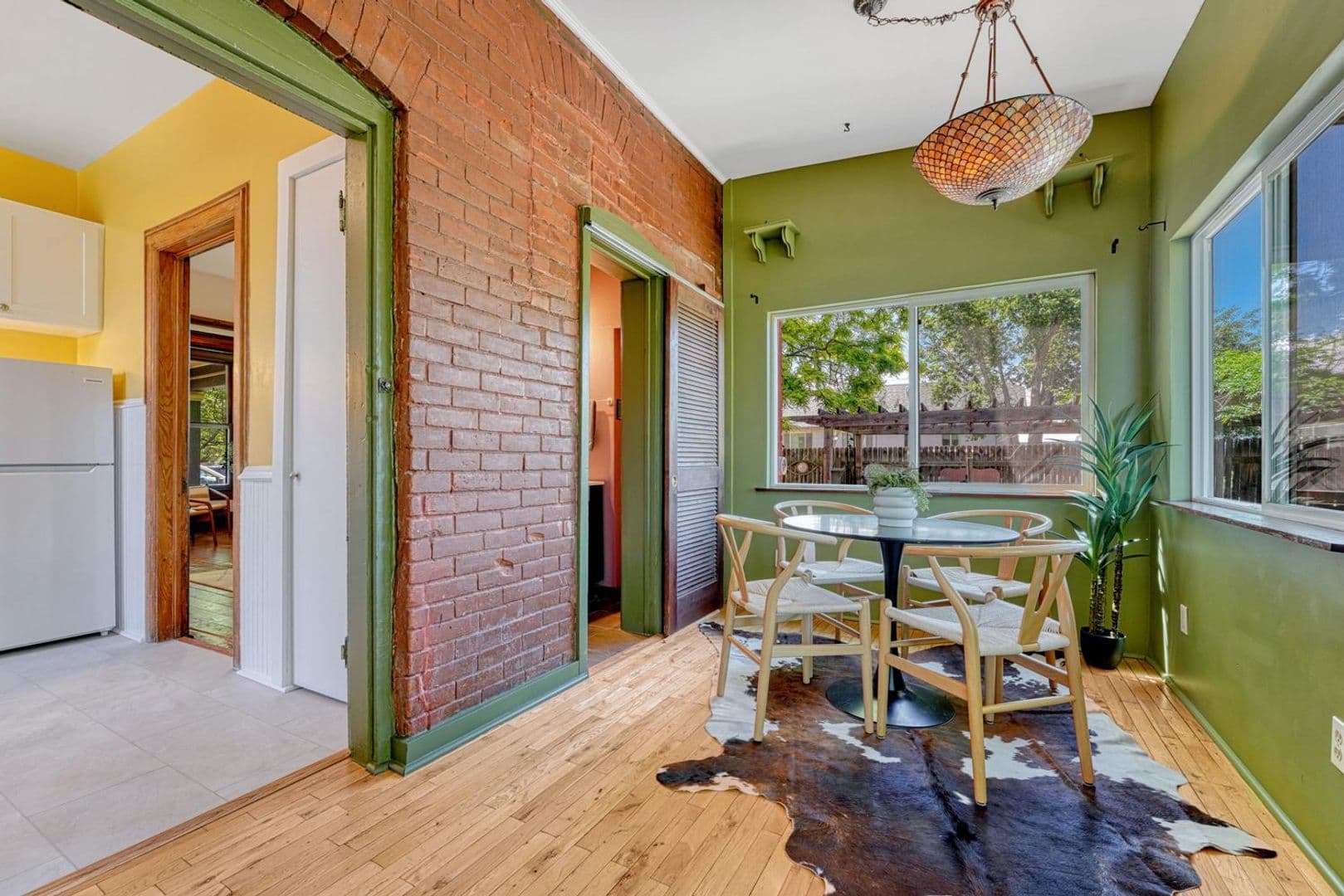 Aurora House: 1557 Dallas St.