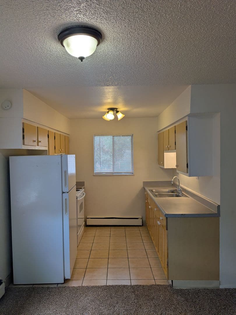 Lakewood Apartment: 1430 Ingalls St.