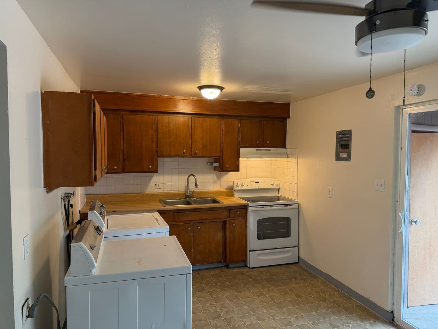 Wheatridge Apartment: 4560 Everett Ct.
