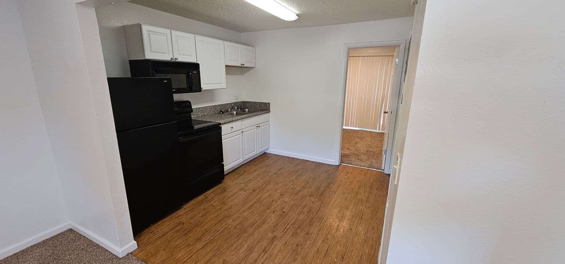 Lakewood Apartment: 721 Depew Street #3