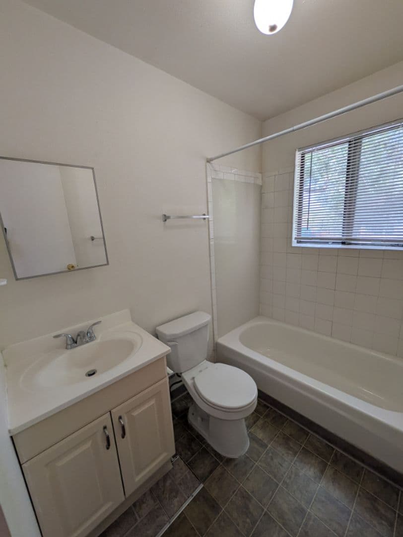 Lakewood Apartment: 1430 Ingalls St.
