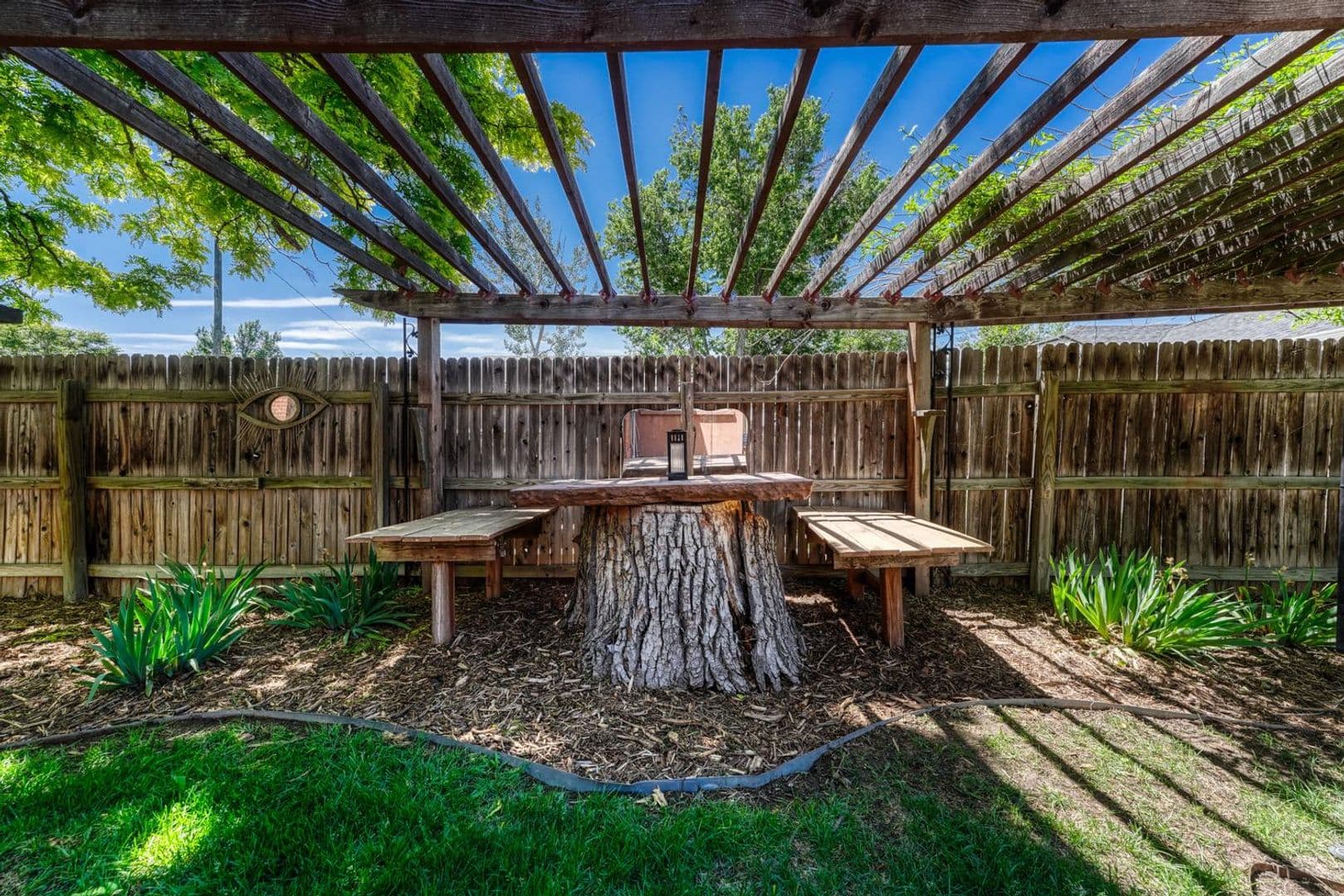 Aurora House: 1557 Dallas St.
