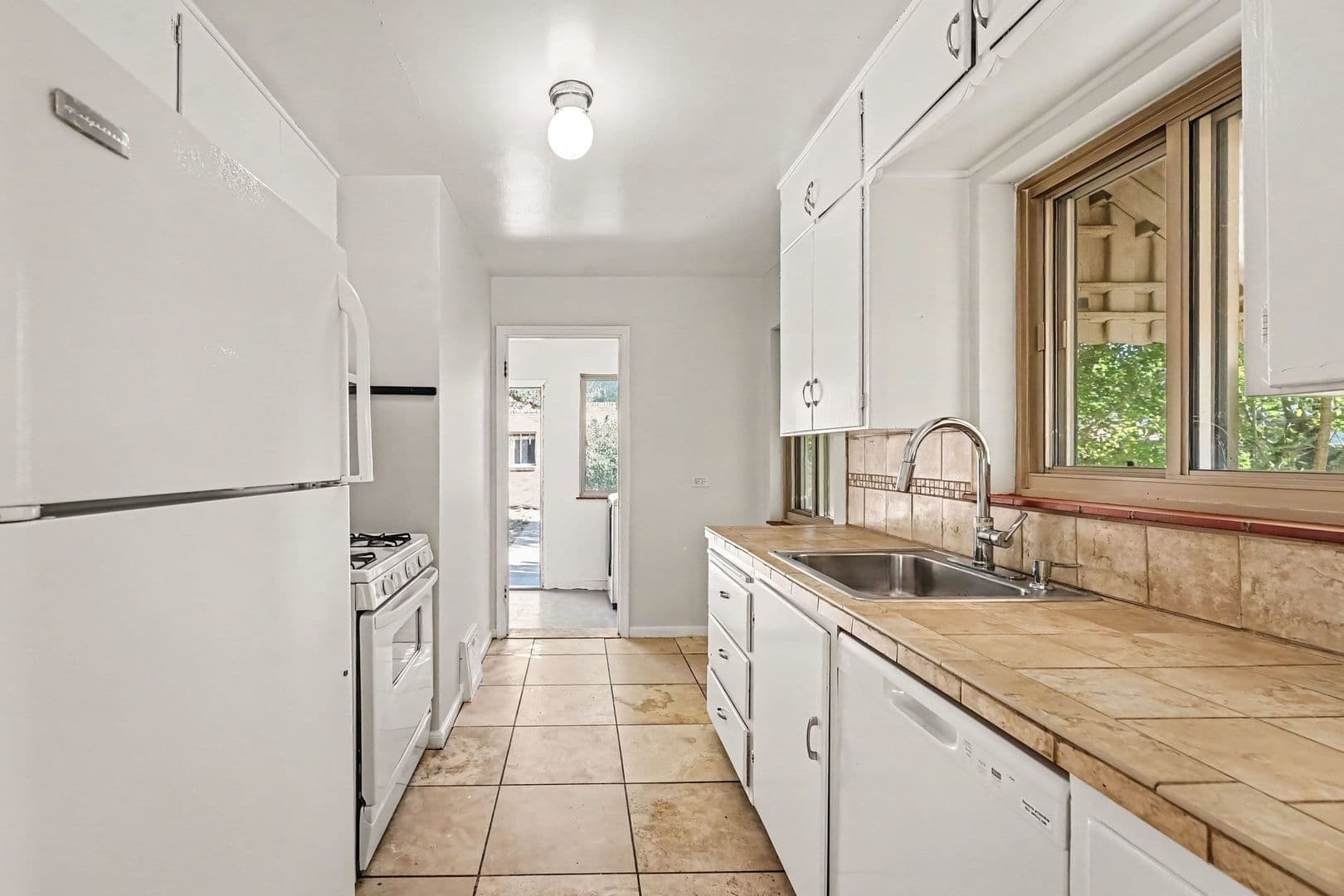 Denver House: 7345 Montview Blvd