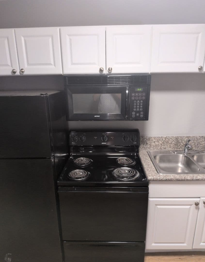 Lakewood Apartment: 721 Depew Street #2