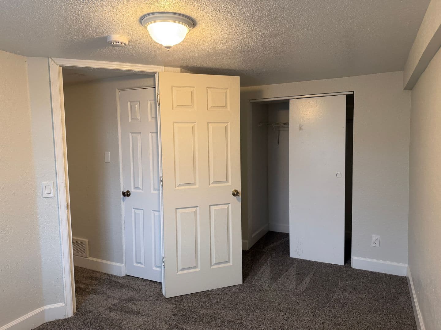 Lakewood Apartment: 7130 W 16th Place