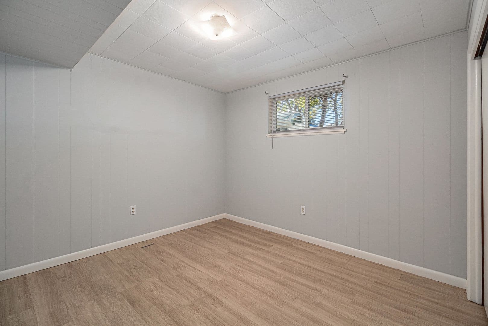 Lakewood Apartment: 7360 W.20th Ave. Unit B