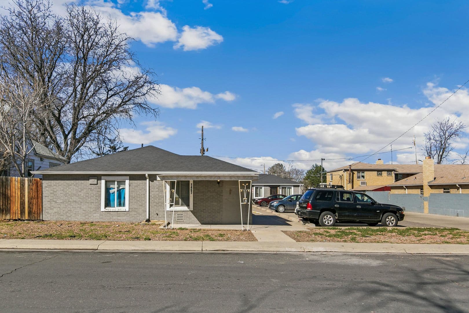 Aurora Apartment: 1467 Joliet Street #6