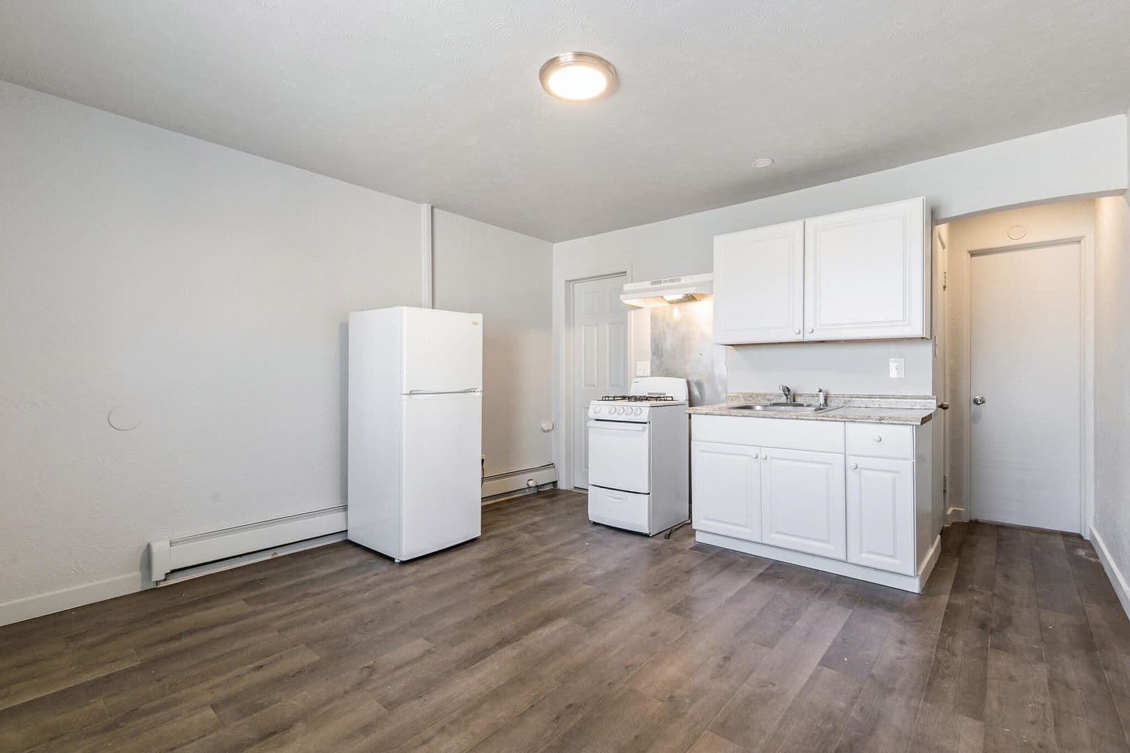 Aurora Apartment: 1467 Joliet Street #6