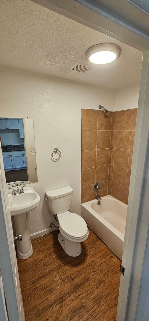 Lakewood Apartment: 721 Depew Street #3
