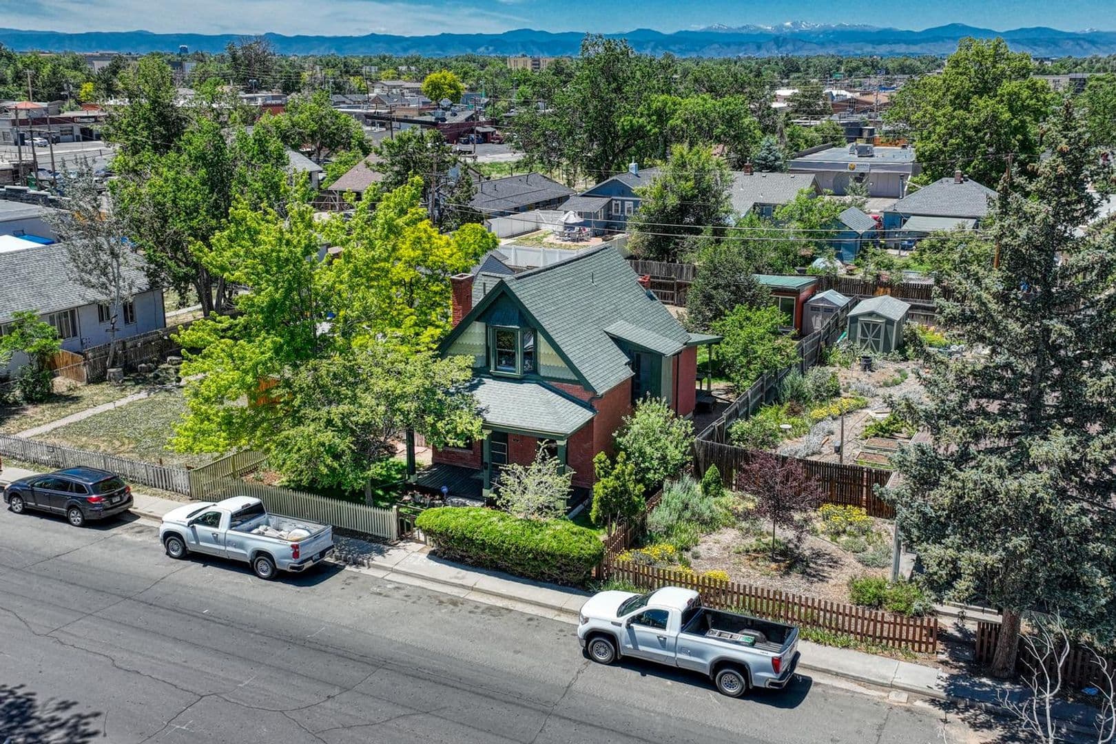 Aurora House: 1557 Dallas St.