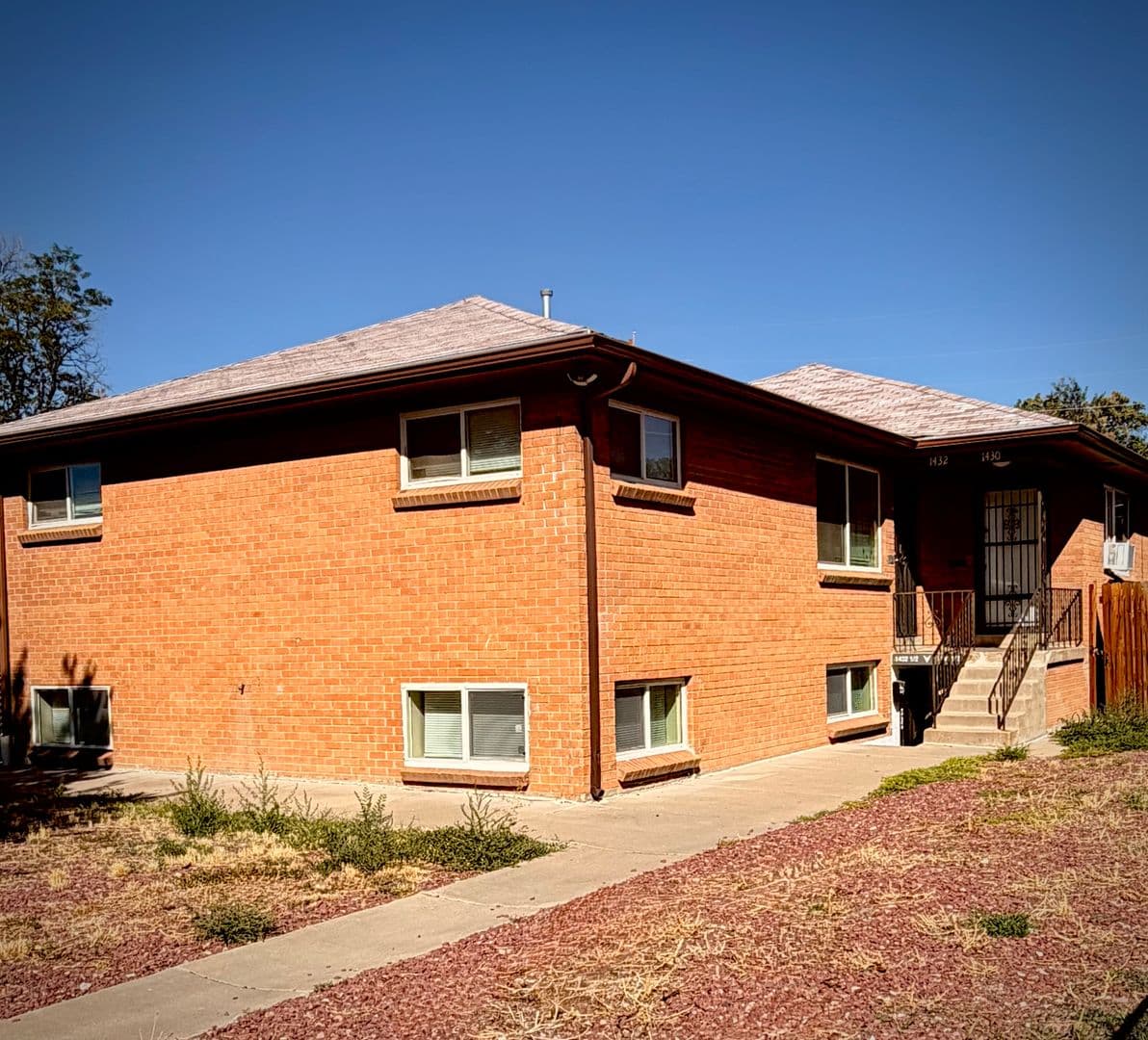 Aurora Apartment: 1430 Boston Street