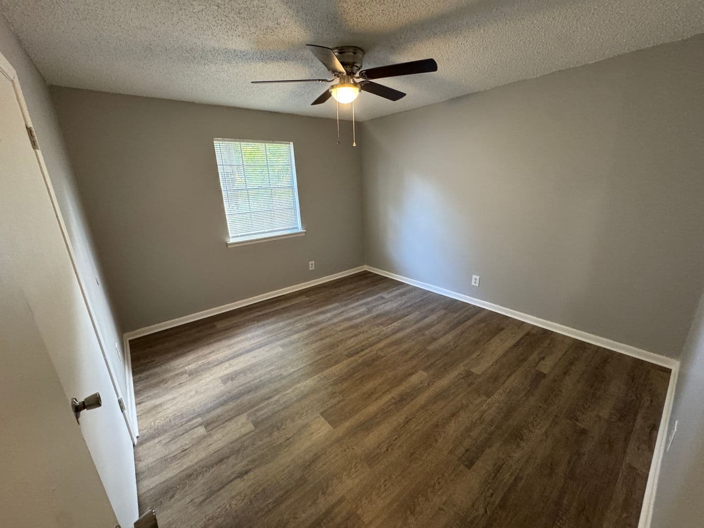 Sherwood Apartment: 619-621 Newcastle Drive