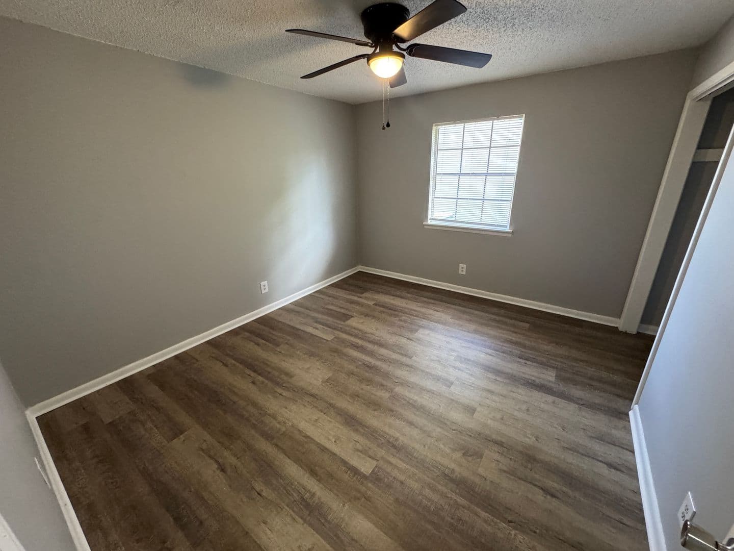 Sherwood Apartment: 619-621 Newcastle Drive