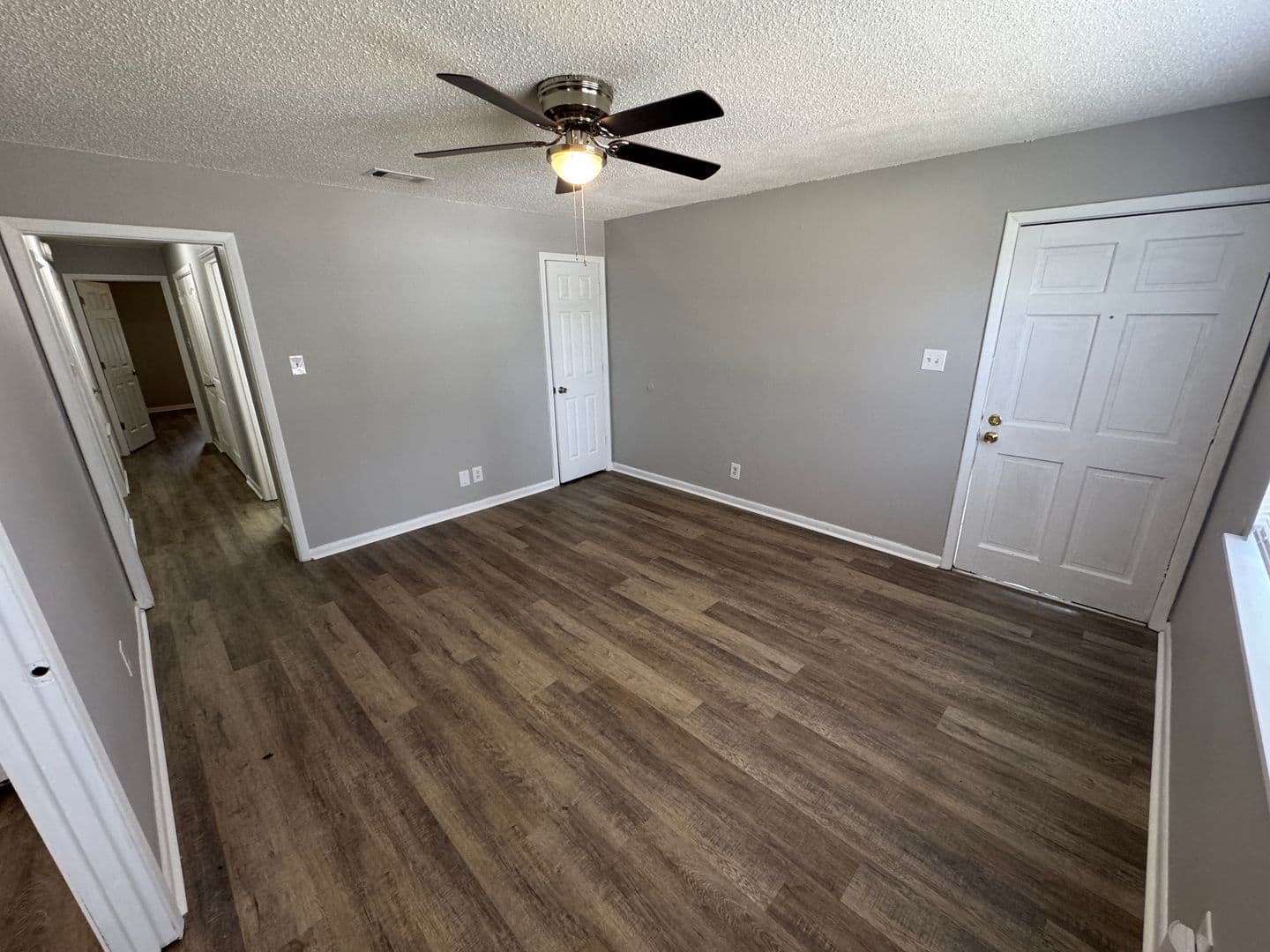 Sherwood Apartment: 619-621 Newcastle Drive