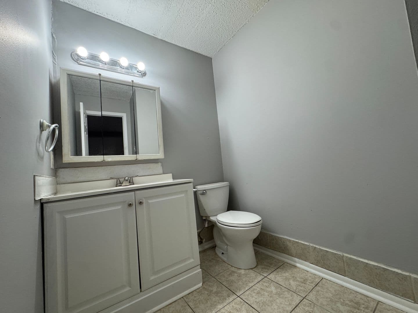 Sherwood Apartment: 619-621 Newcastle Drive