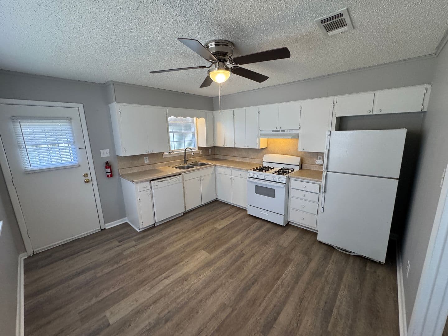 Sherwood Apartment: 619-621 Newcastle Drive