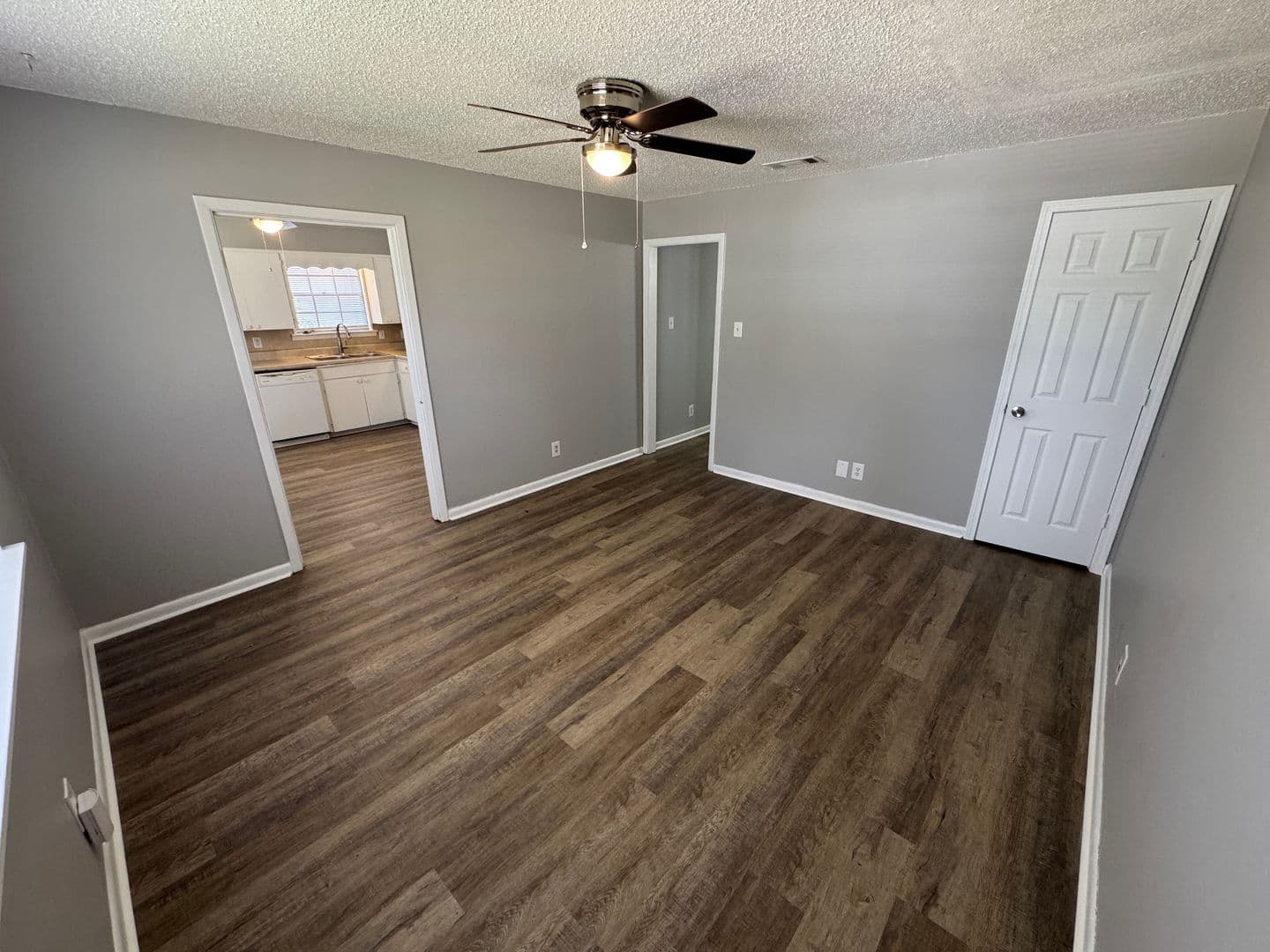 Sherwood Apartment: 619-621 Newcastle Drive