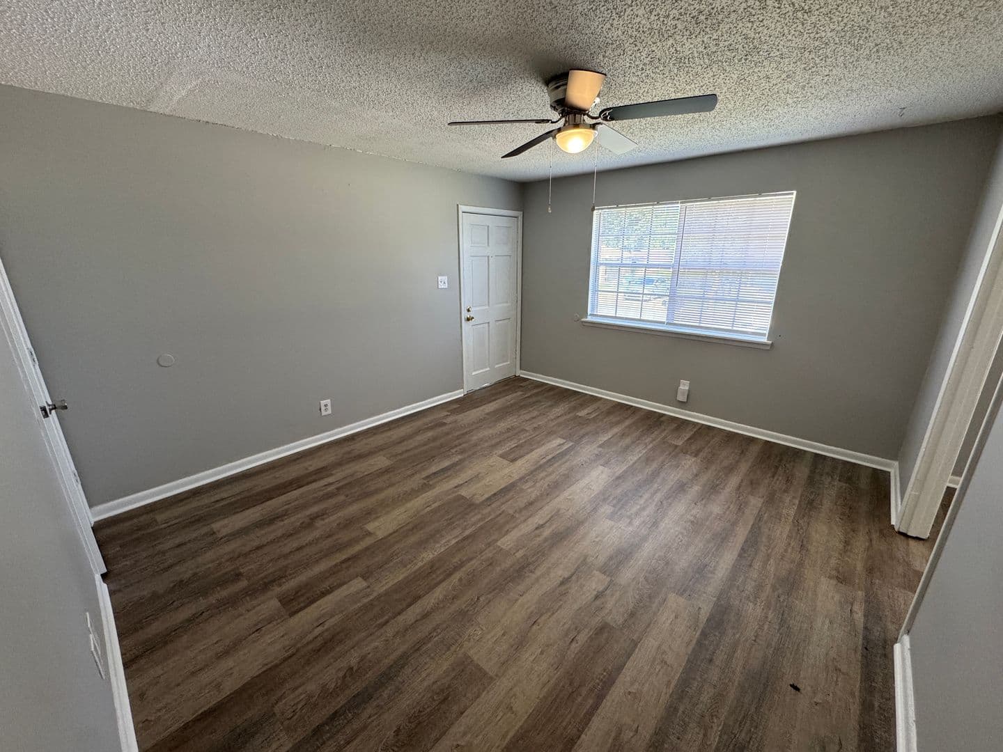 Sherwood Apartment: 619-621 Newcastle Drive