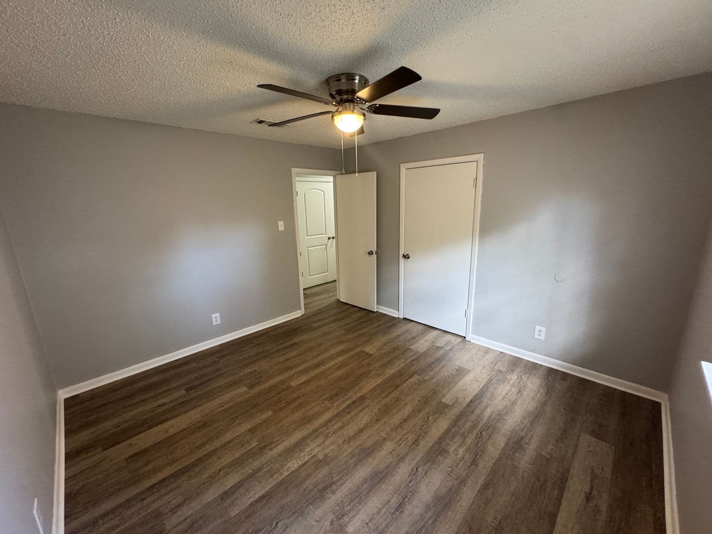 Sherwood Apartment: 619-621 Newcastle Drive
