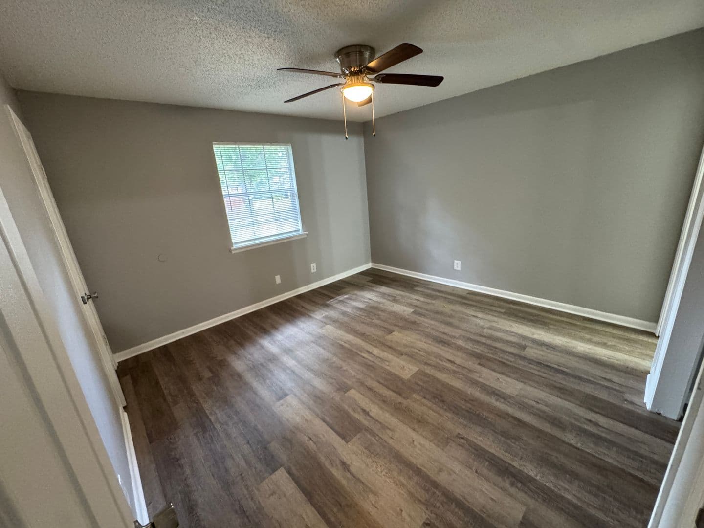 Sherwood Apartment: 619-621 Newcastle Drive