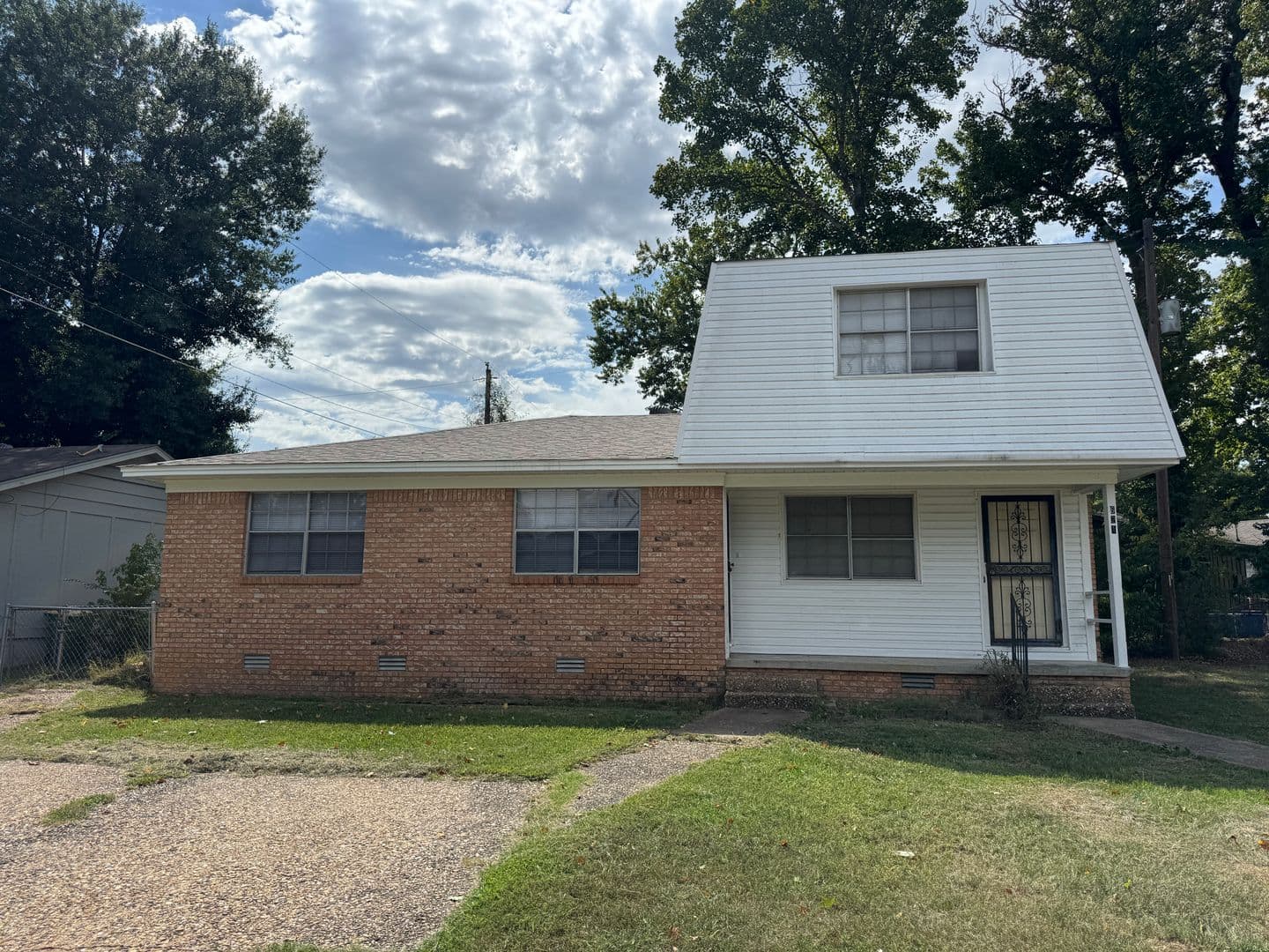 Sherwood Apartment: 619-621 Newcastle Drive