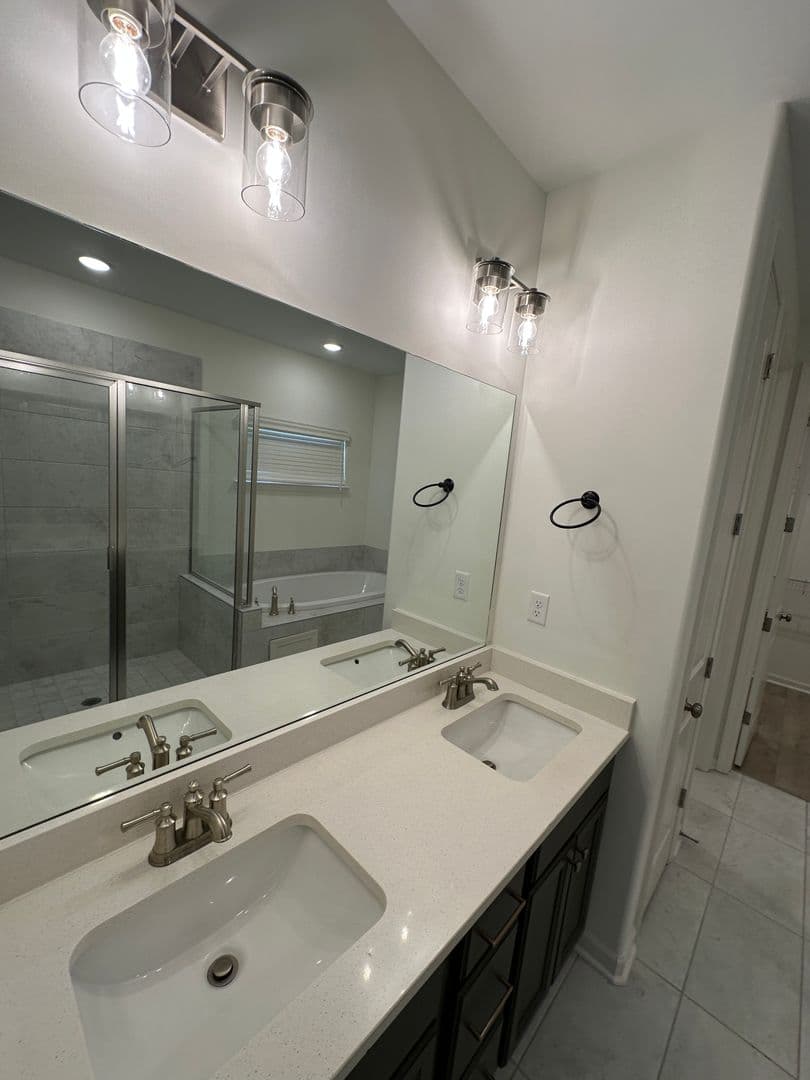 Bartlett House: 4998 Farmland Way