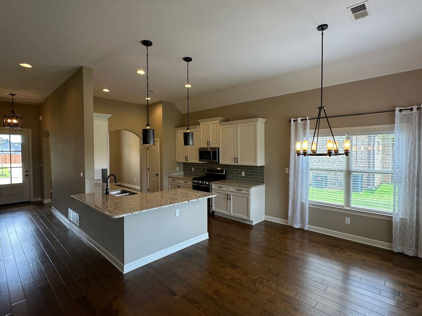 Southaven House: 5877 Shiloh Ln