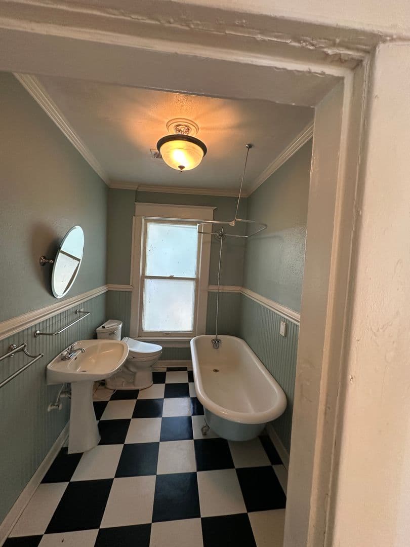 Memphis House: 1318 Harbert Ave