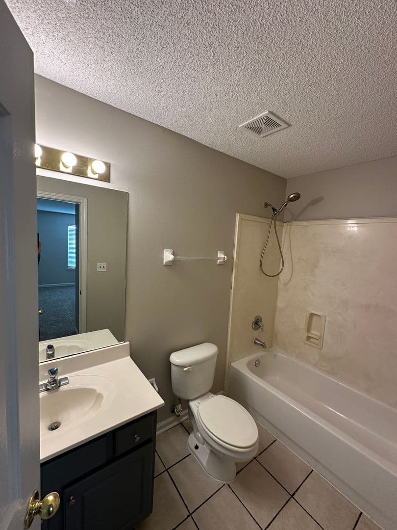 Arlington House: 5281 Jon Oak Drive