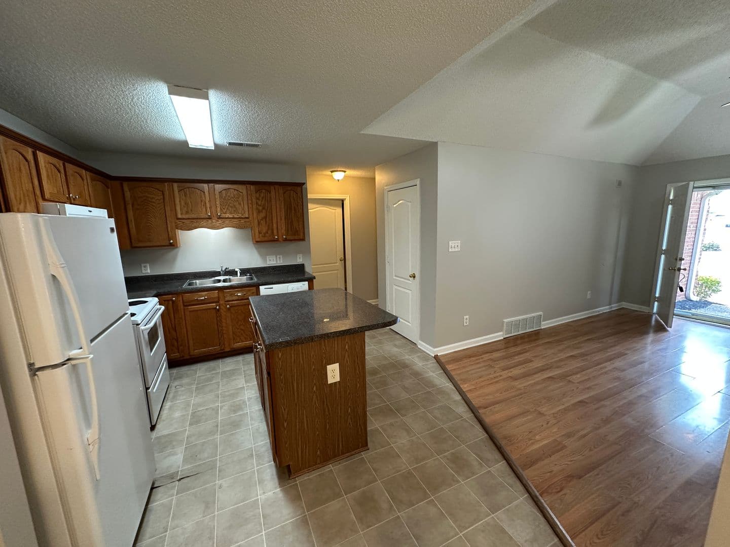 Cordova House: 1098 Breezy Valley