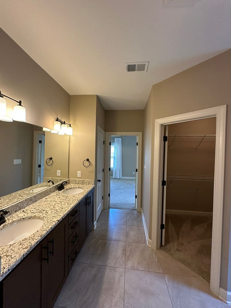 Southaven House: 5877 Shiloh Ln