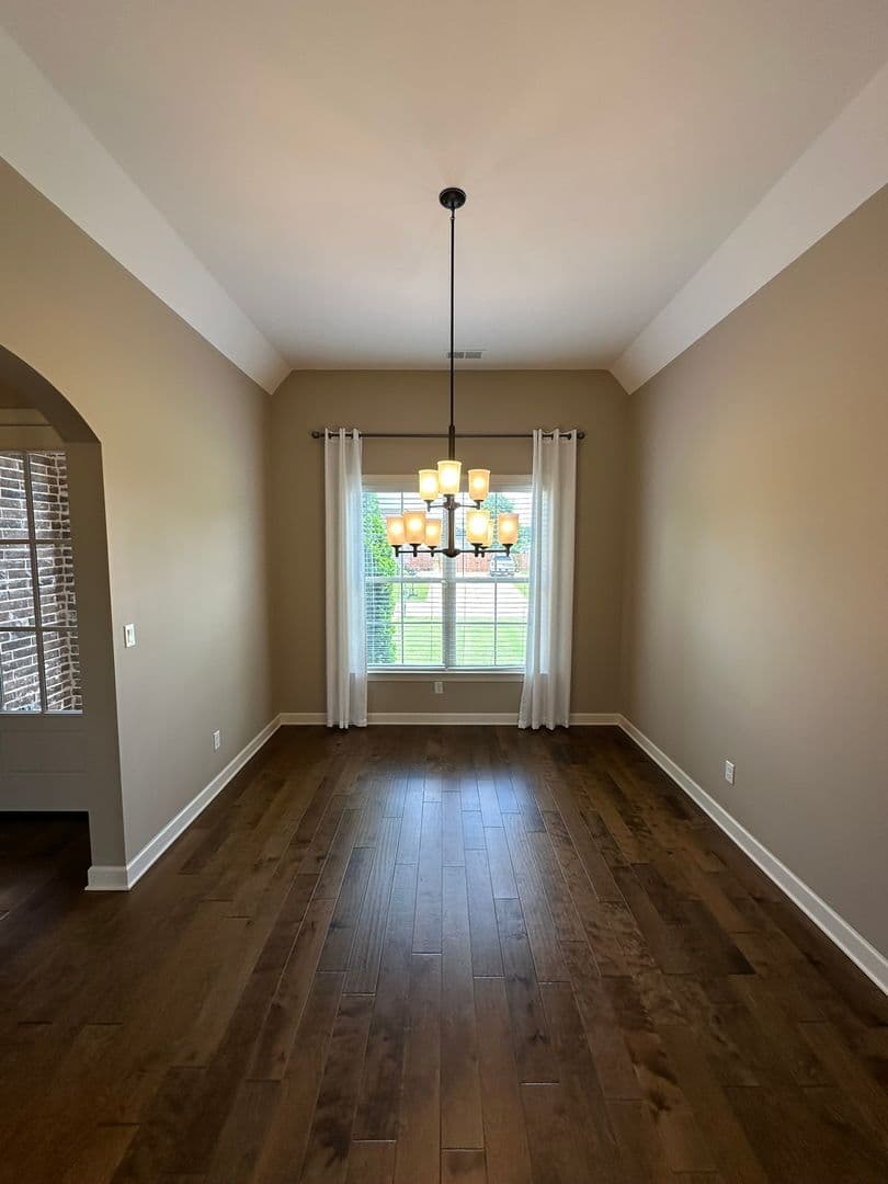 Southaven House: 5877 Shiloh Ln