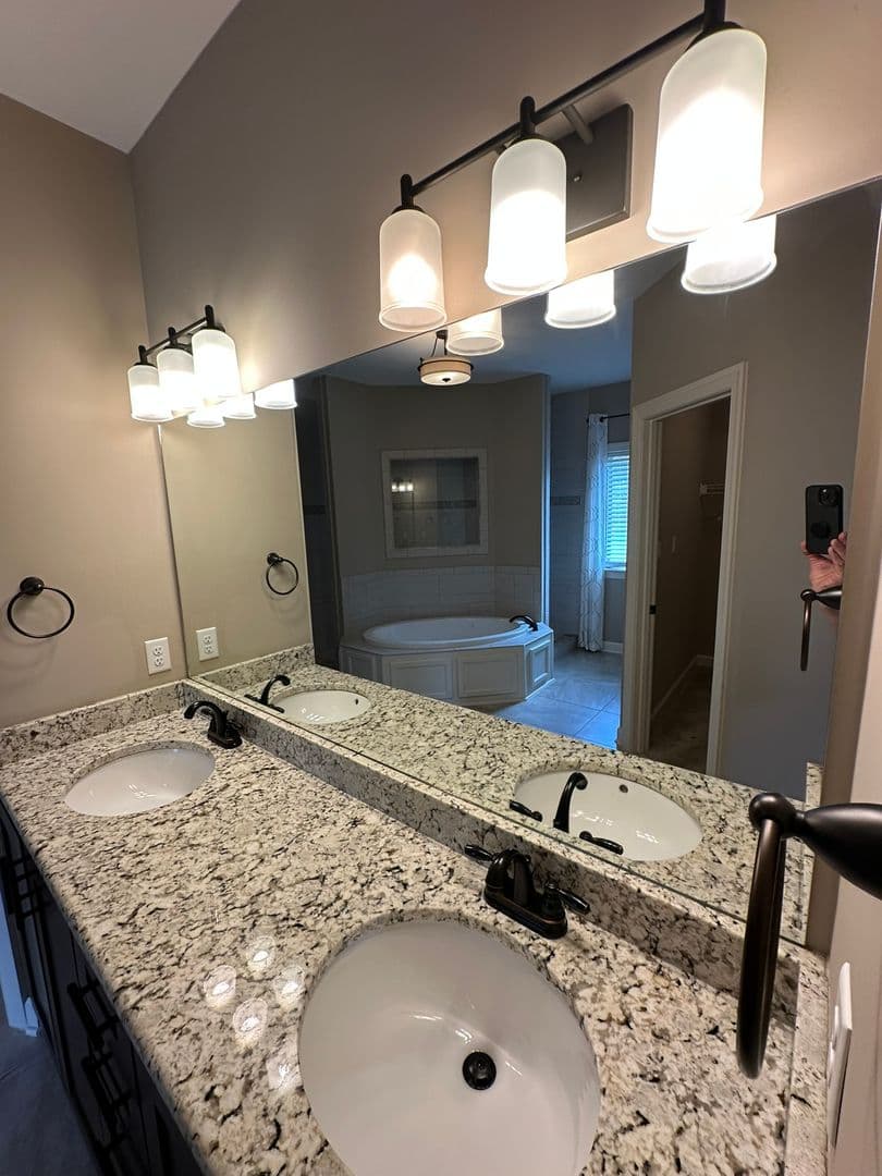 Southaven House: 5877 Shiloh Ln