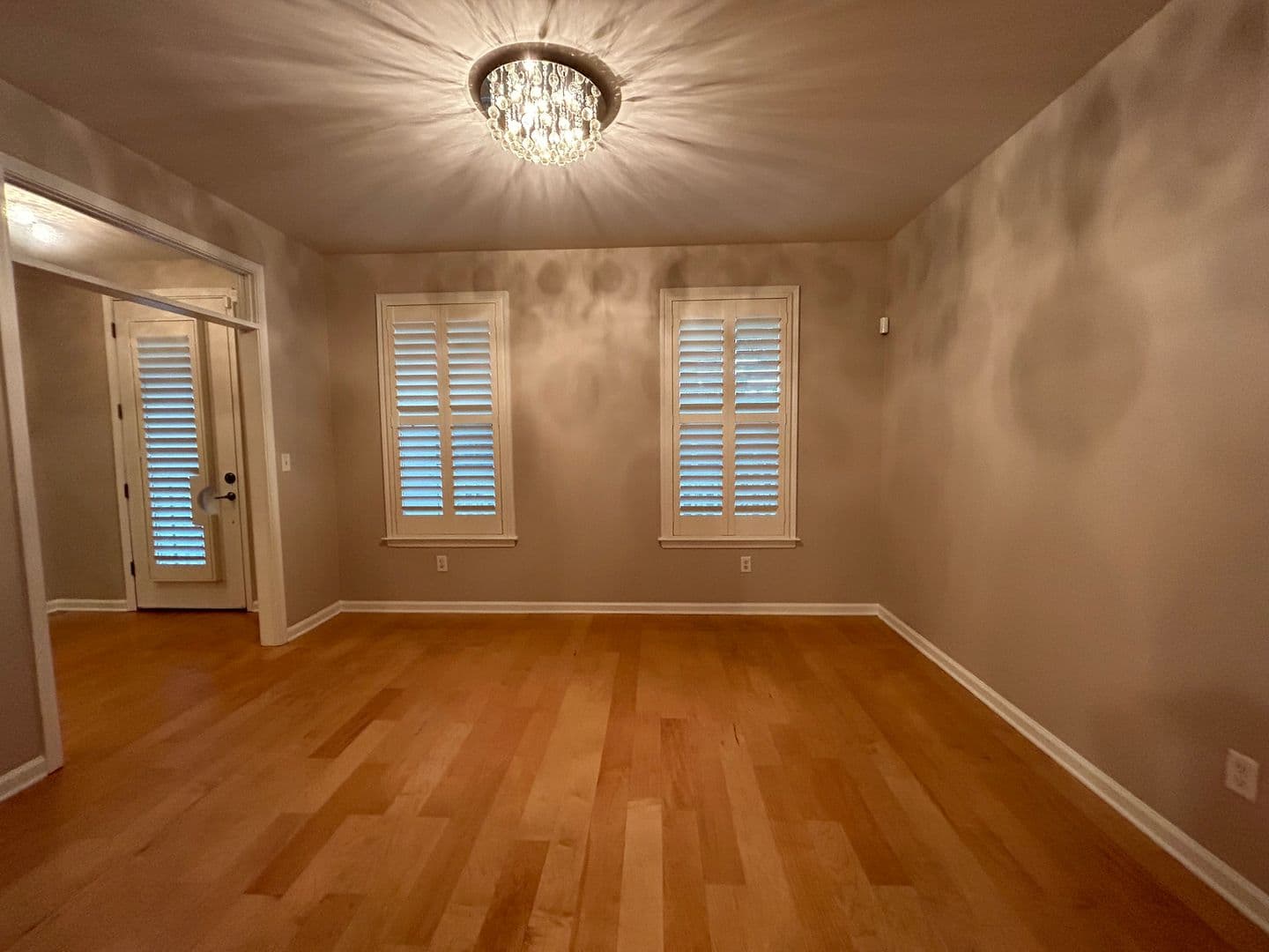 Memphis House: 1390 Island Town Dr