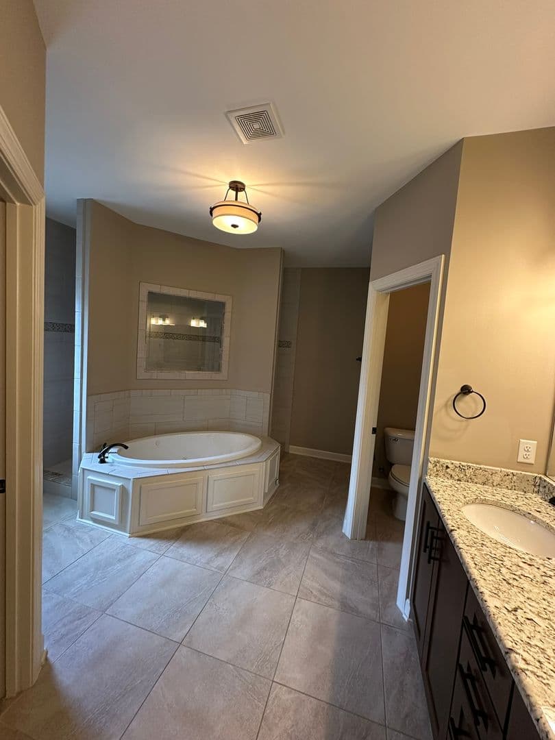Southaven House: 5877 Shiloh Ln