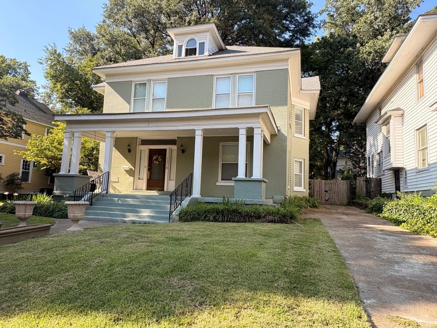Memphis House: 1318 Harbert Ave