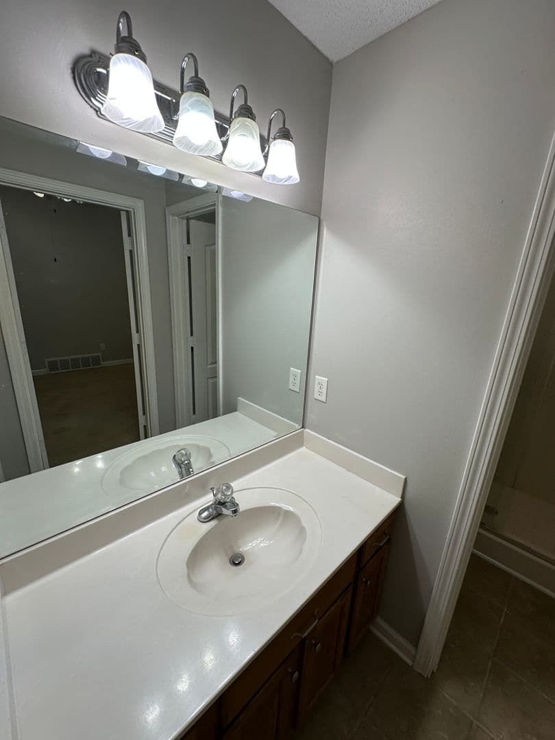 Cordova House: 1098 Breezy Valley