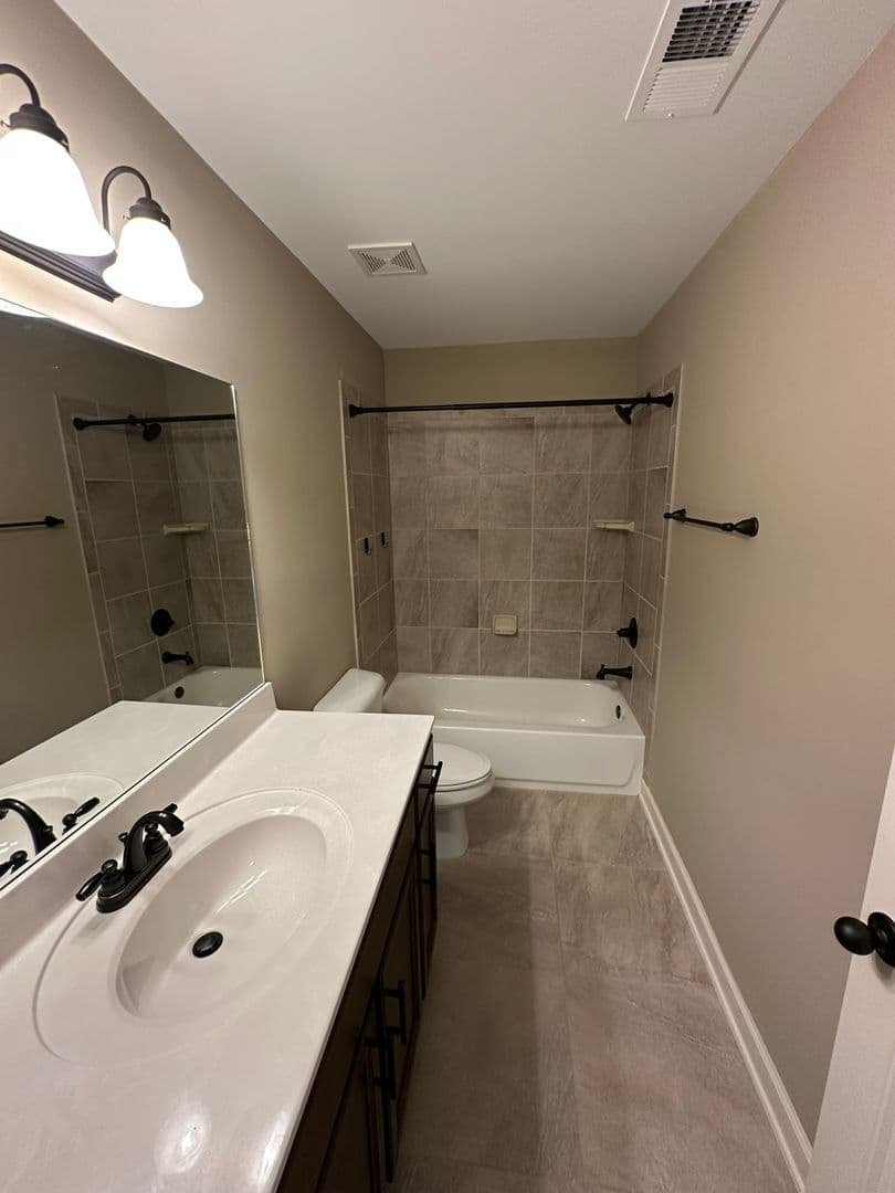 Southaven House: 5877 Shiloh Ln