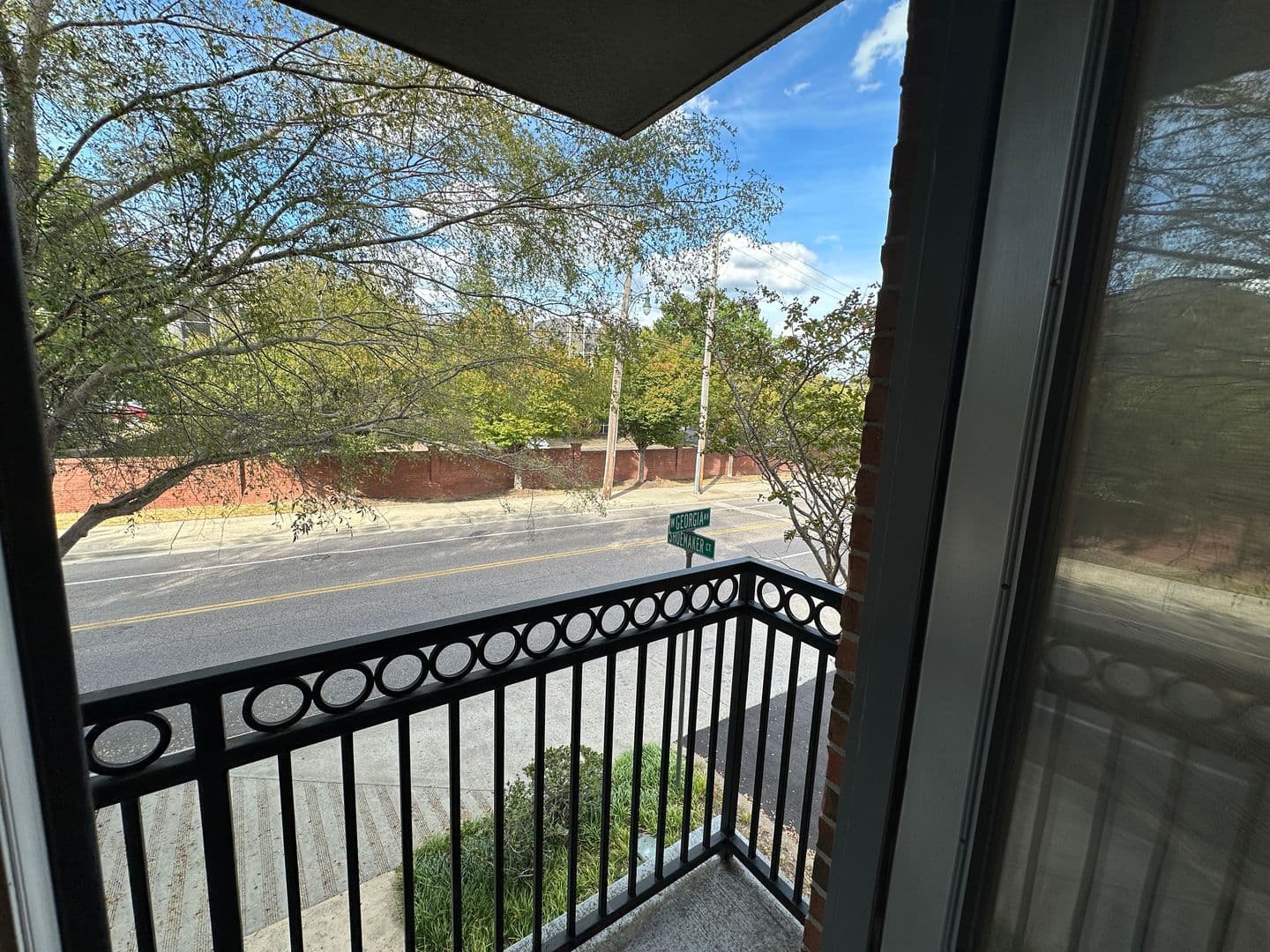 Memphis House: 57 W Georgia Ave