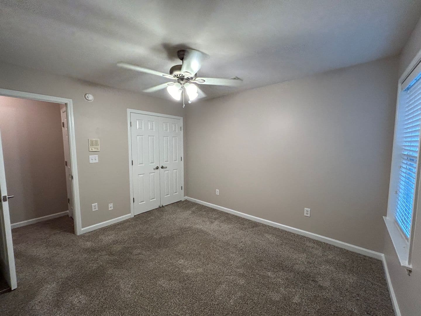 Memphis House: 1390 Island Town Dr