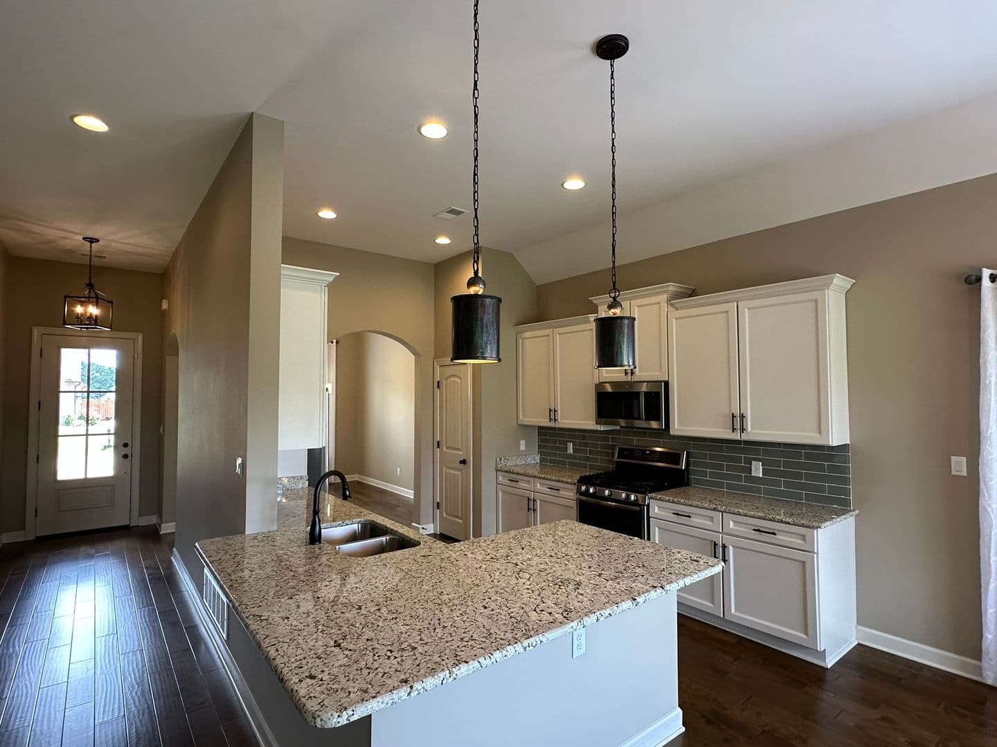 Southaven House: 5877 Shiloh Ln