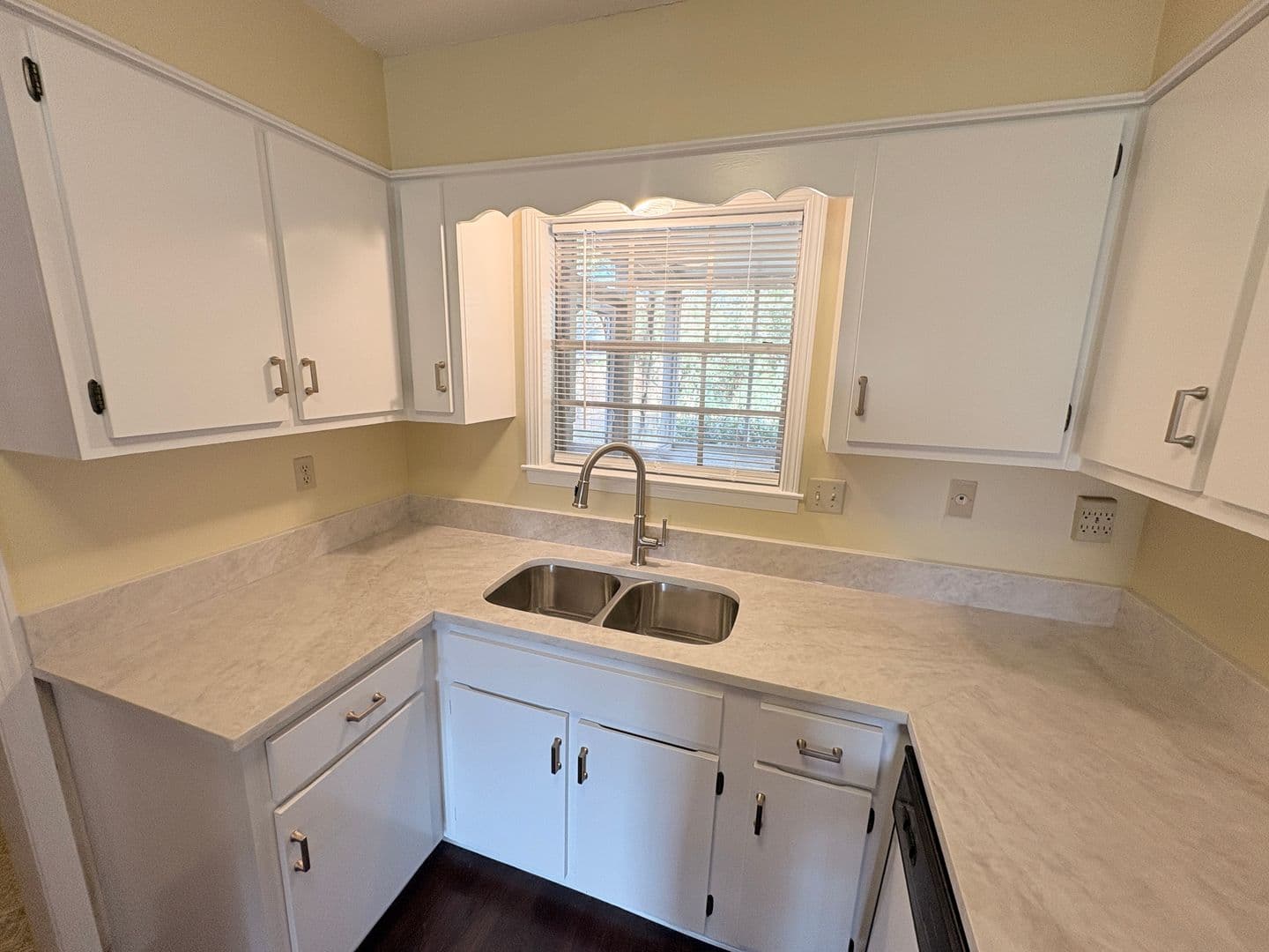 Memphis House: 1662 Vera Cruz Street