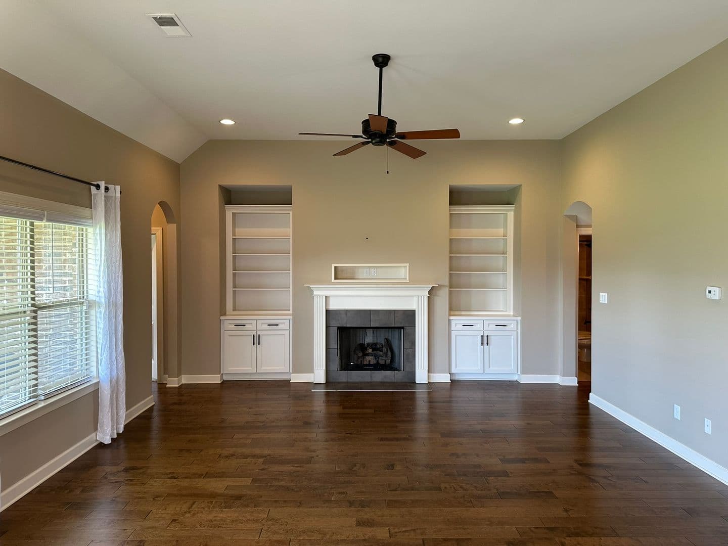 Southaven House: 5877 Shiloh Ln