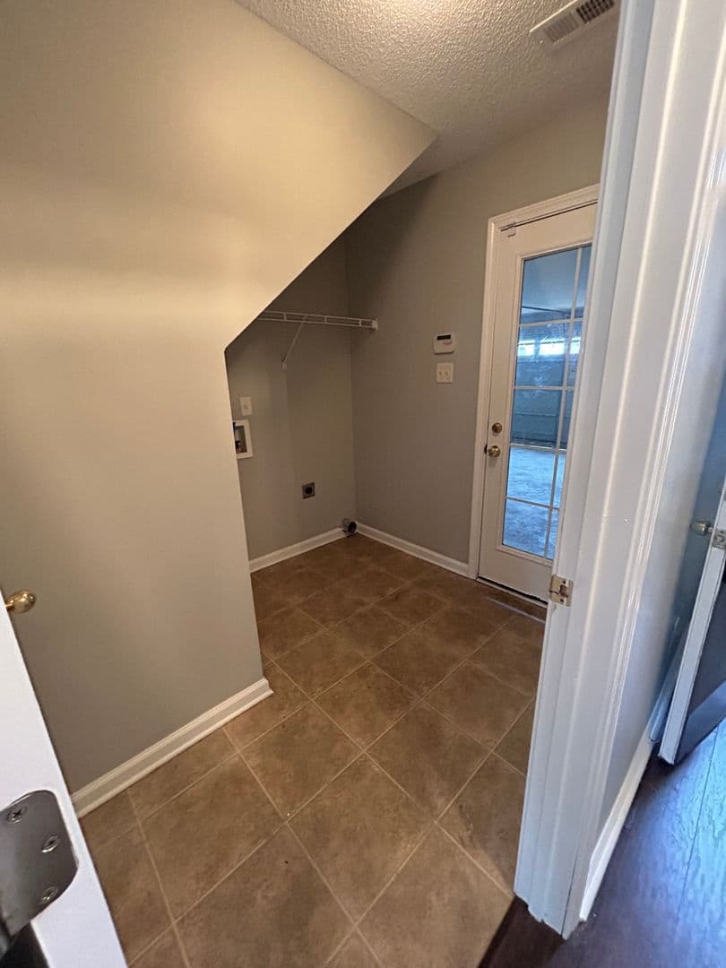 Cordova House: 9204 Acadia Place