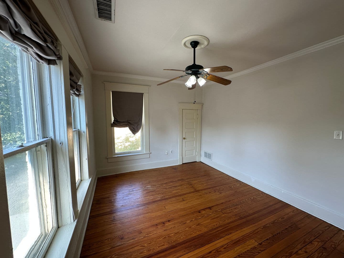 Memphis House: 1318 Harbert Ave