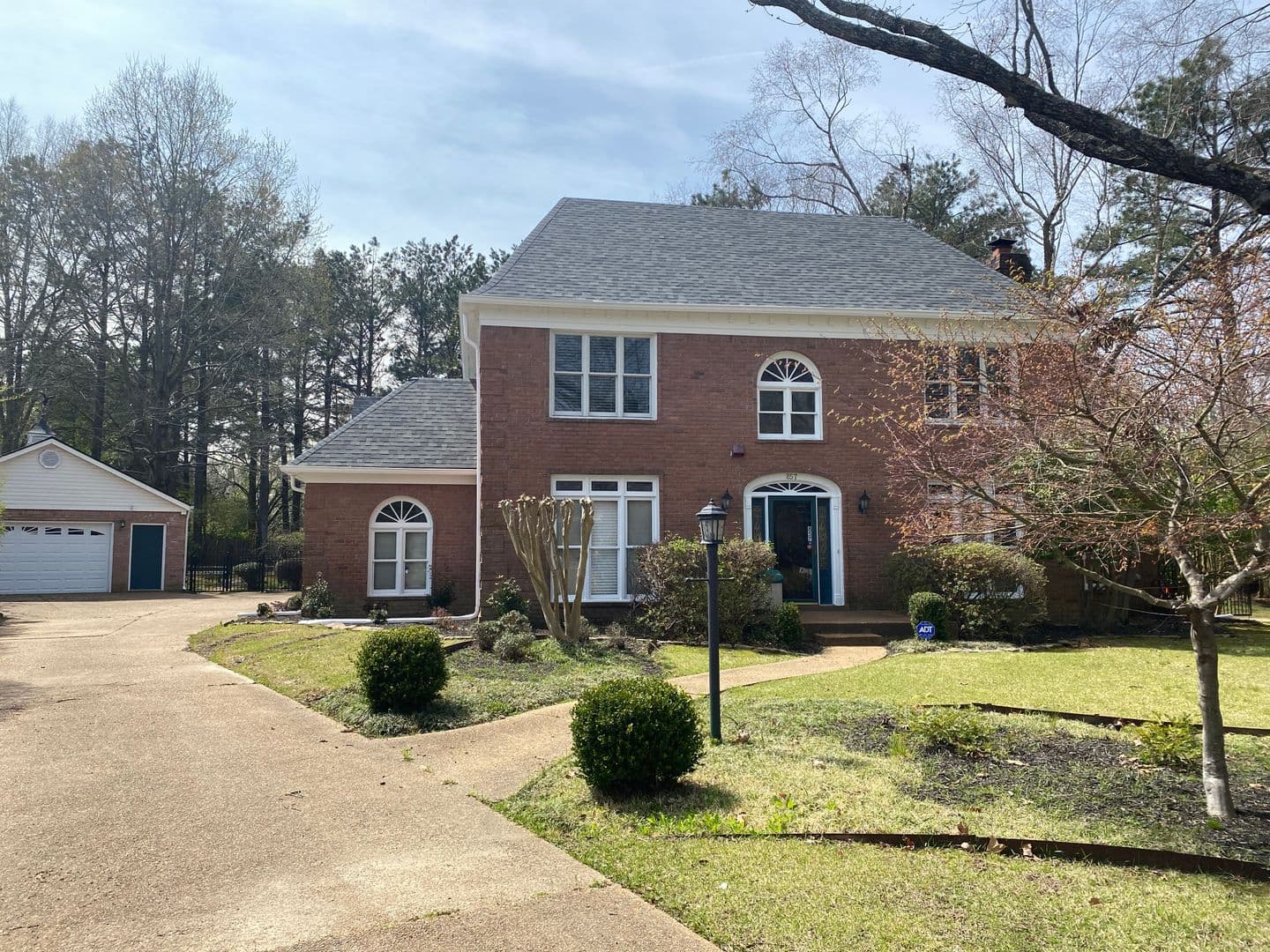 Collierville House: 857 Hickory Oaks Cr