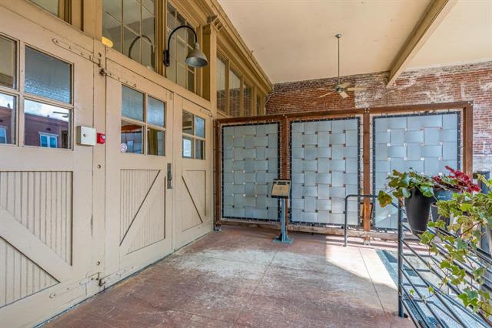 Memphis Condo: 413 S Main #205