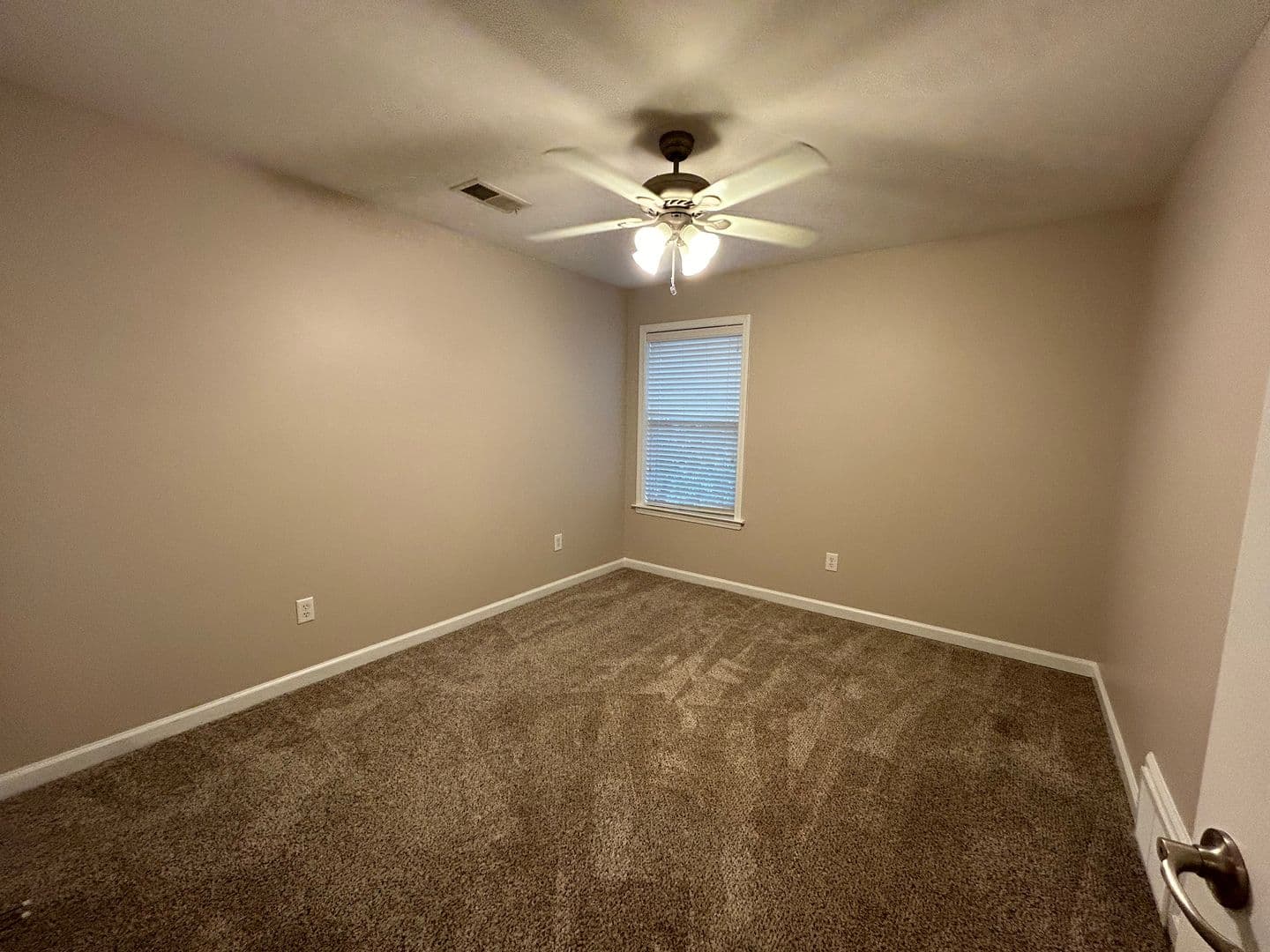 Memphis House: 1390 Island Town Dr