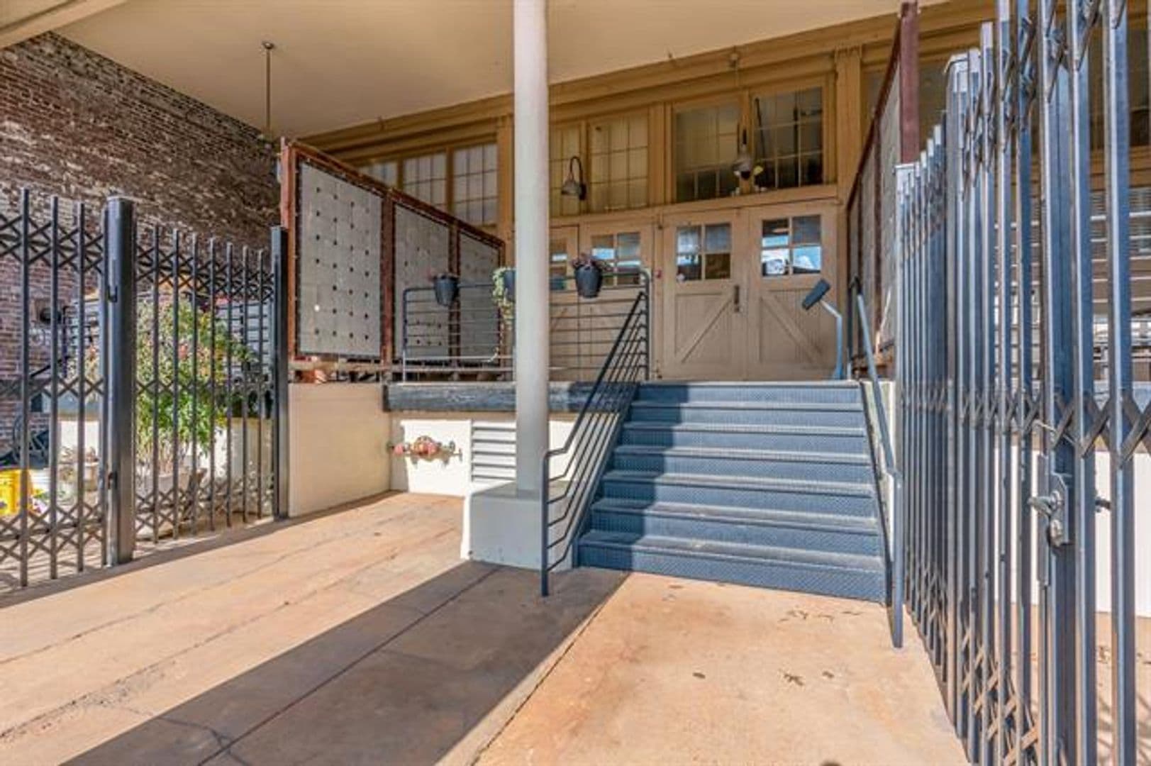 Memphis Condo: 413 S Main #205